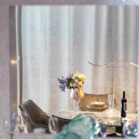 アパート Luxe Hot Tube Apartment, With Views, Near スプリト
