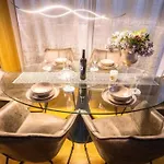 Апартаменты Luxe Hot Tube Apartment, With Views, Near *