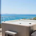 Luxe Hot Tube Apartment, With Views, Near Апартаменты
