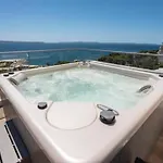 Luxe Hot Tube Apartment, With Views, Near Апартаменты