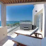 Апартаменты Luxe Hot Tube Apartment, With Views, Near *