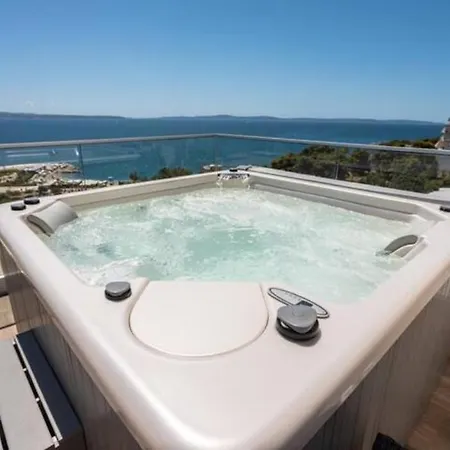 Luxe Hot Tube Apartment, With Views, Near Apartament