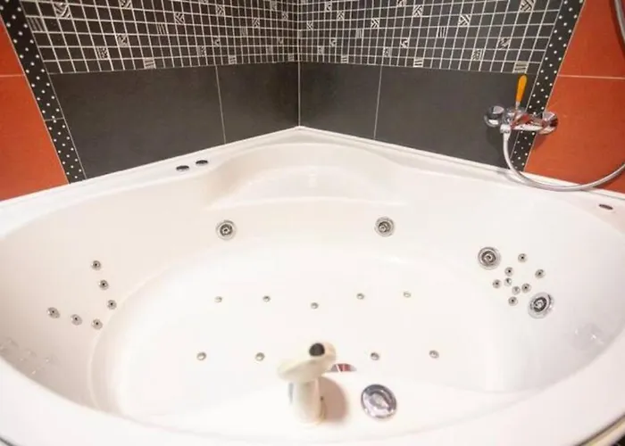 Luxe Hot Tube Apartment, With Views, Near Apartment