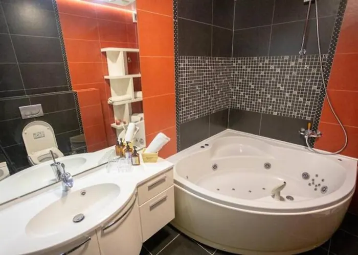 Luxe Hot Tube Apartment, With Views, Near Apartment